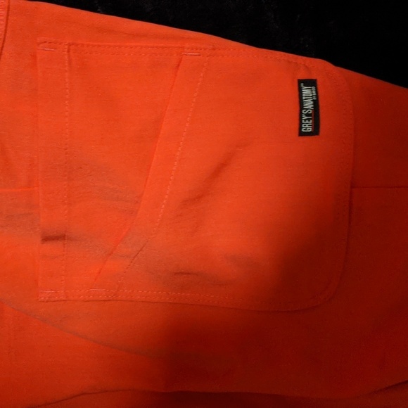 Grey's Anatomy Spandex Pants & REI Women's Top (curated set) - Picture 9 of 9